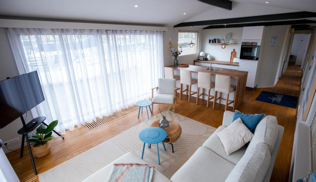 Ferienwohnung Unieke Woonboot In Harlingen Exterior foto