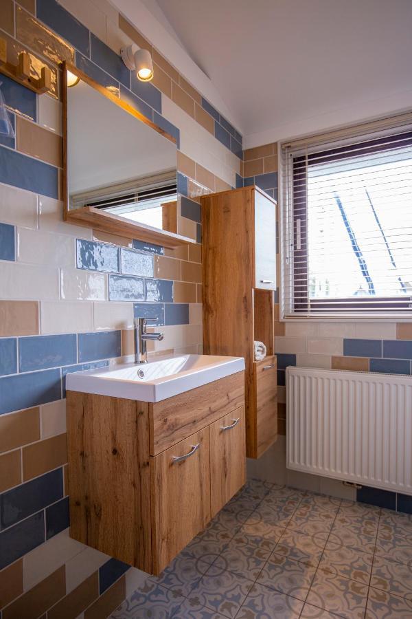 Ferienwohnung Unieke Woonboot In Harlingen Exterior foto